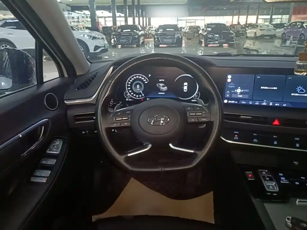 Hyundai Sonata — миниатюра 11
