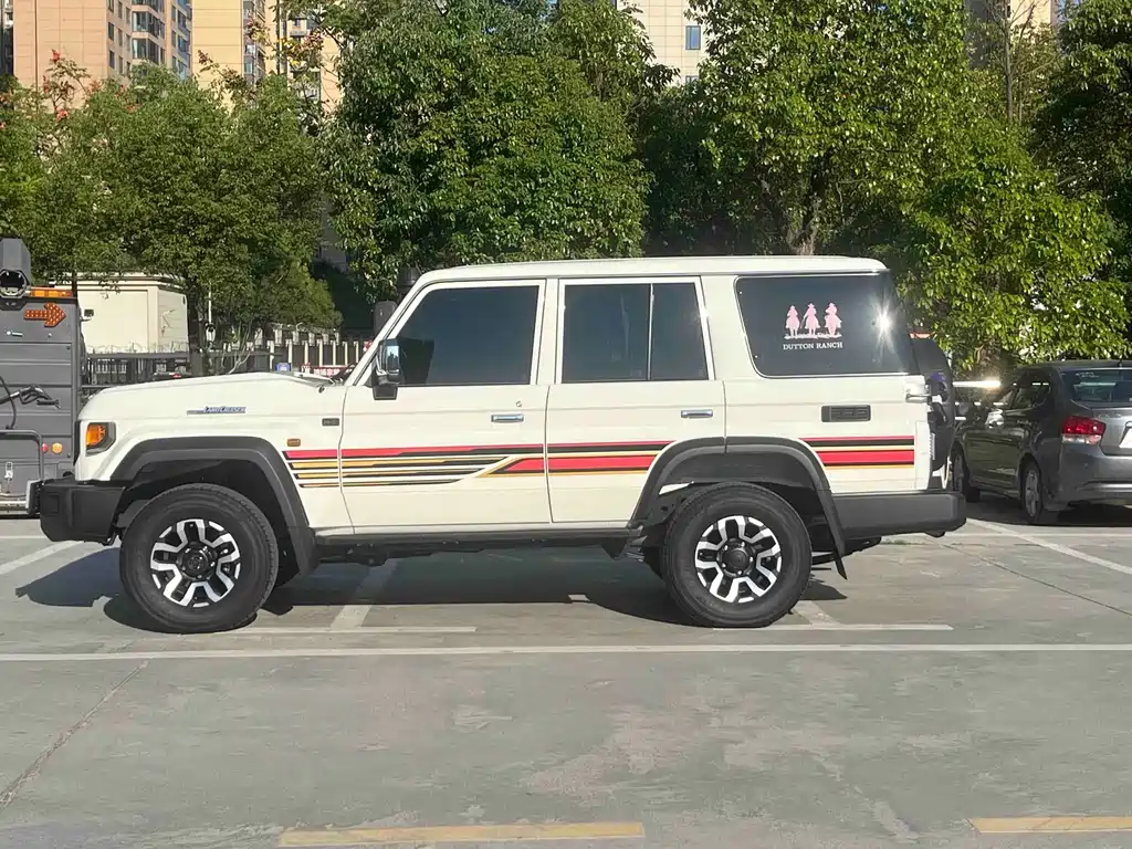 Toyota Land Cruiser — миниатюра 3