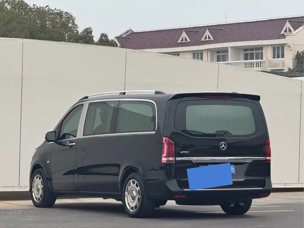 Mercedes-Benz Vito 2021 2.0T 7 мест