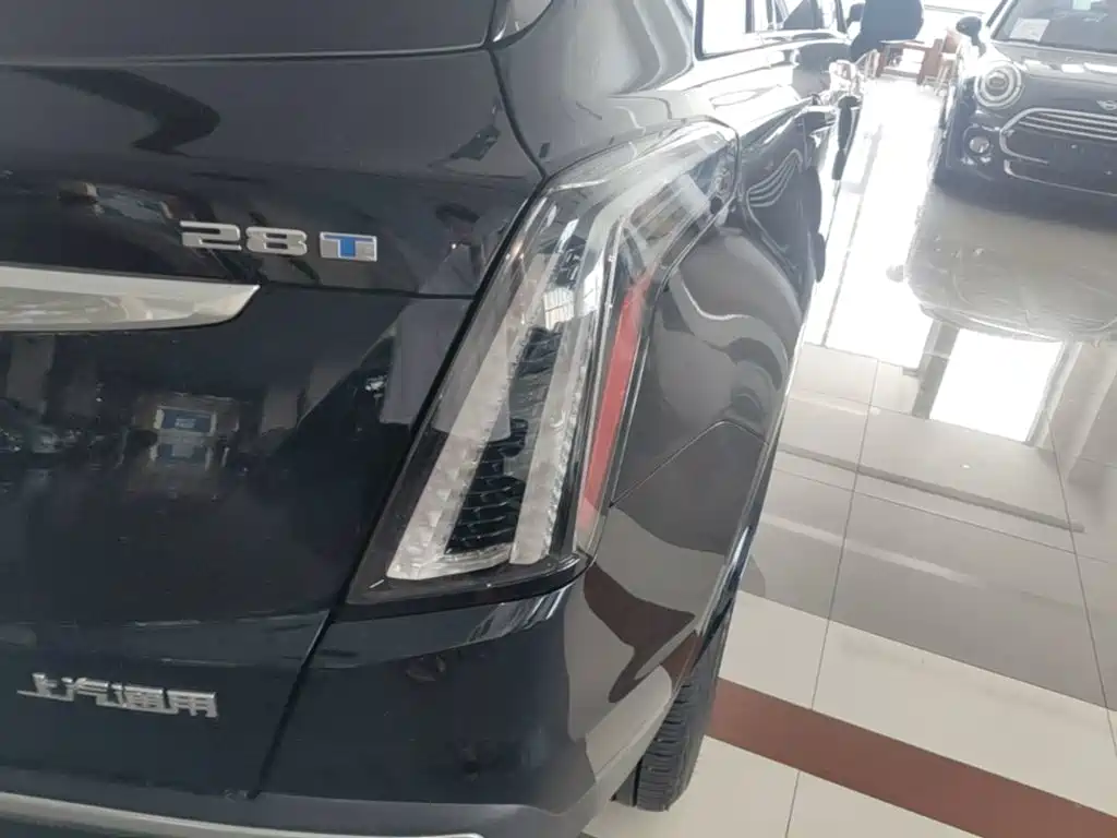 Cadillac XT5 — миниатюра 8