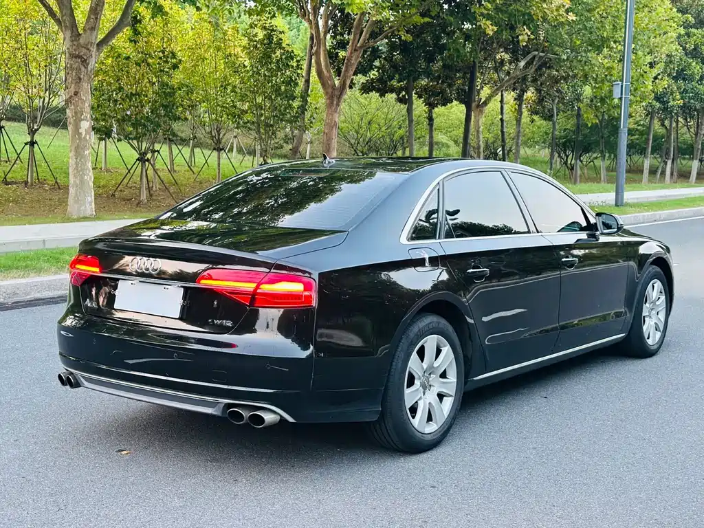 Audi A8 — миниатюра 4