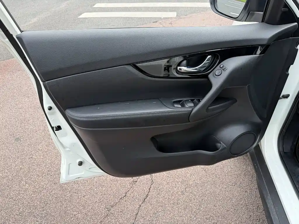 Nissan X-Trail — миниатюра 6