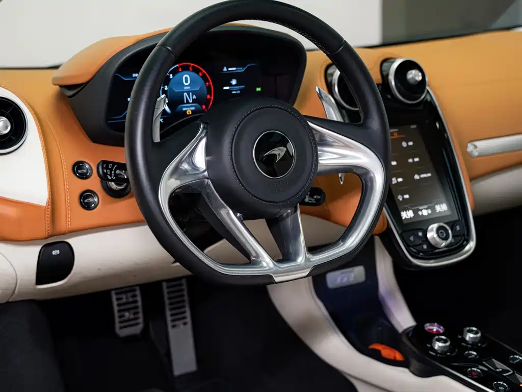 McLaren GT — миниатюра 12