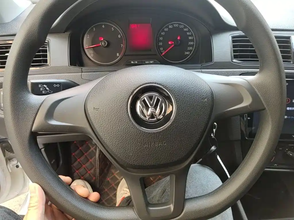 Volkswagen Santana — миниатюра 11