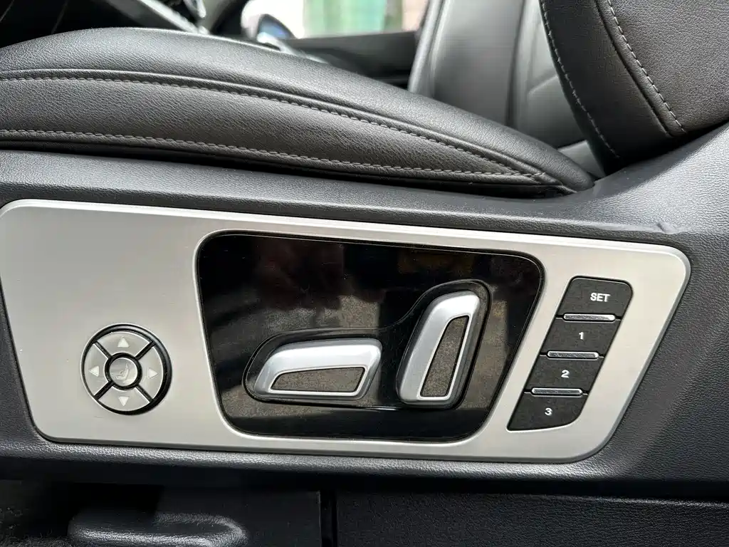 WEI PAI WEI BRAND VV7