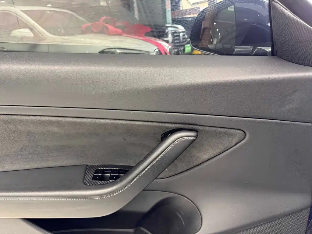 Tesla Model 3 — миниатюра 27