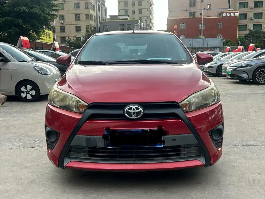 Toyota Yaris L 2014