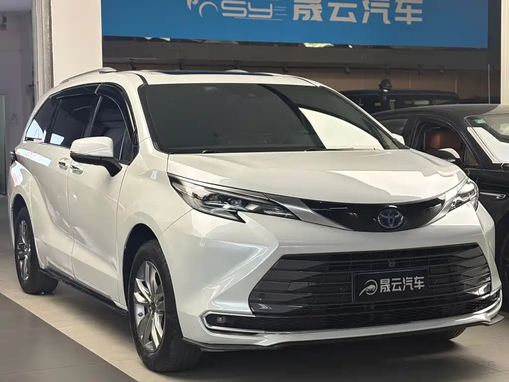 Toyota Sienna — миниатюра 3