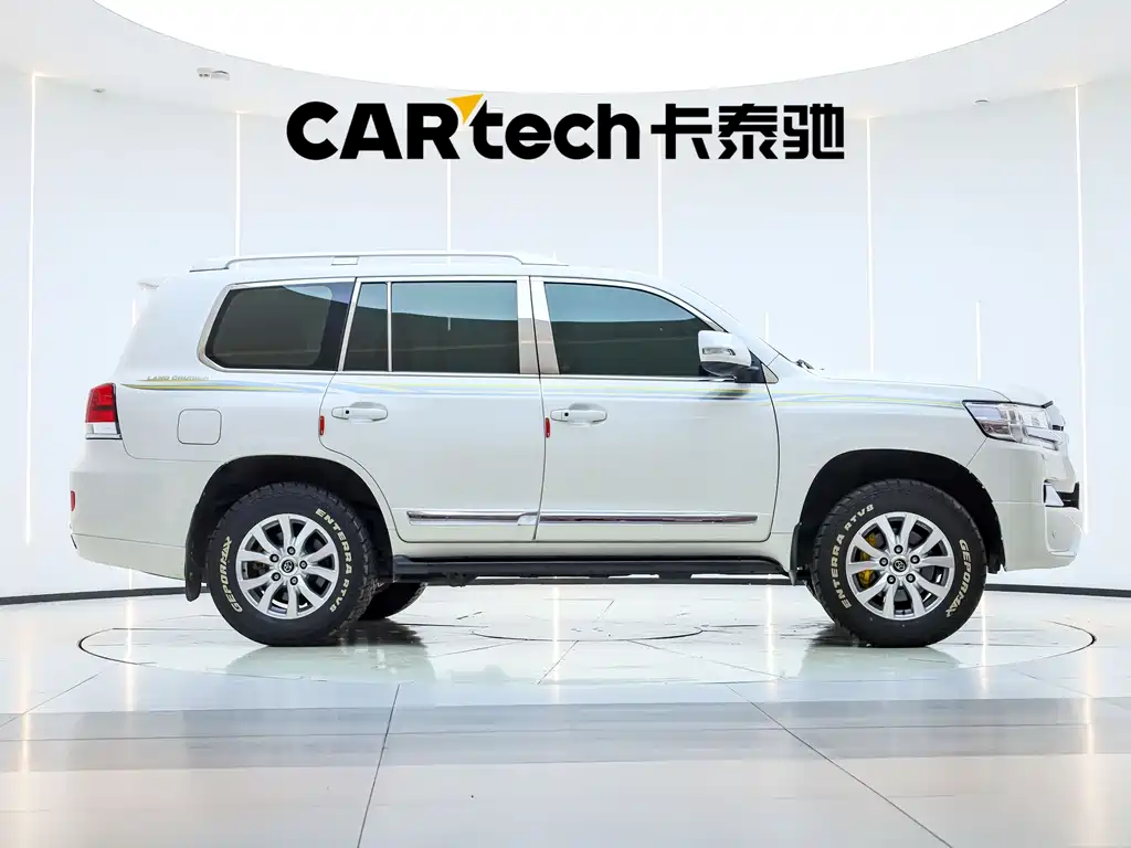 Toyota Land Cruiser 2012 4.6L AT VX-R