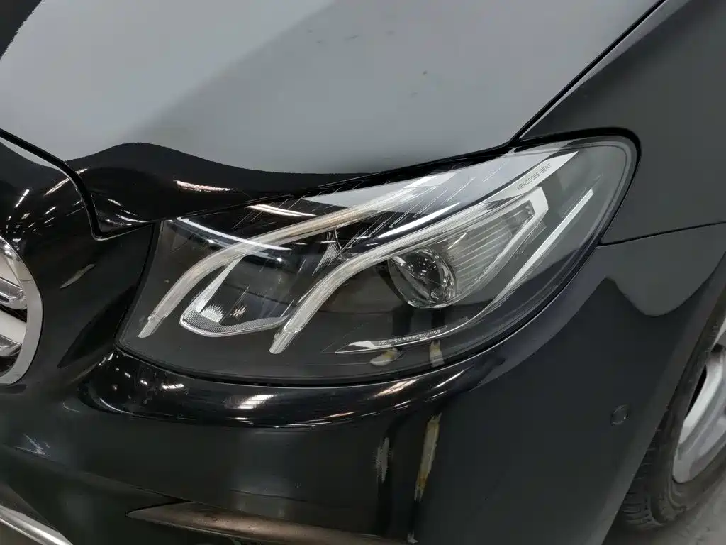 Mercedes-Benz E-Class — миниатюра 7