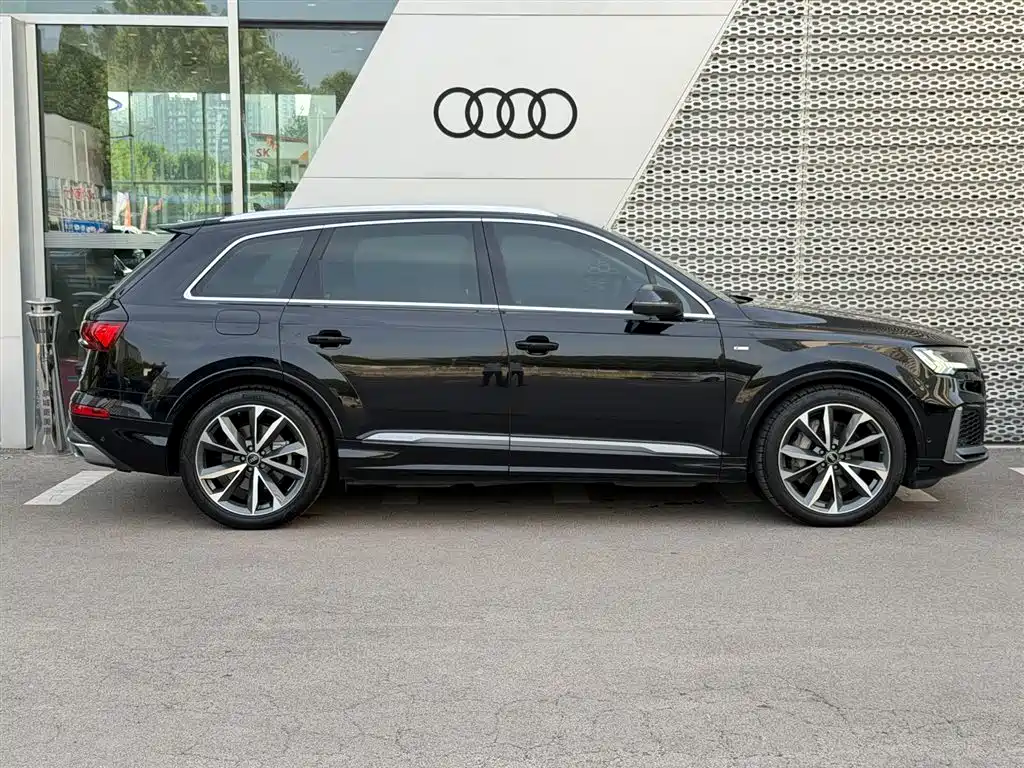 Audi Q7 2020 55 TFSI quattro S line Sport