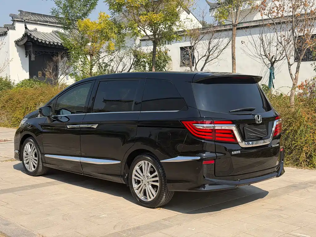 Honda Elysion — миниатюра 4