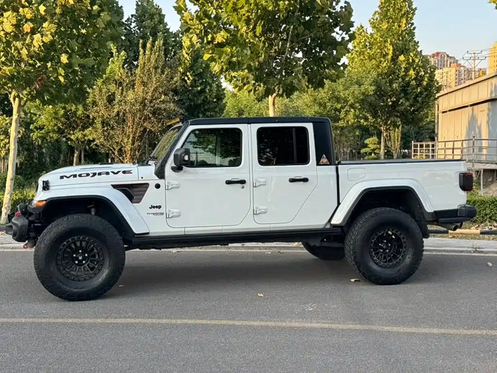 Jeep Gladiator — миниатюра 4