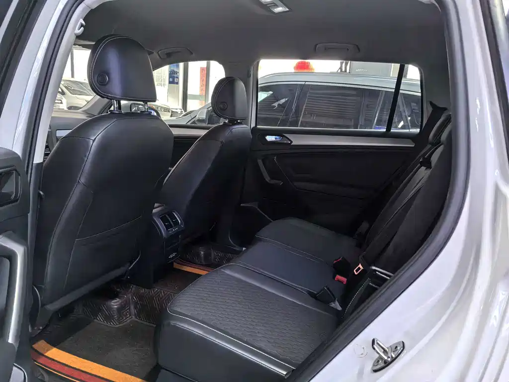 Volkswagen Tiguan L — миниатюра 11