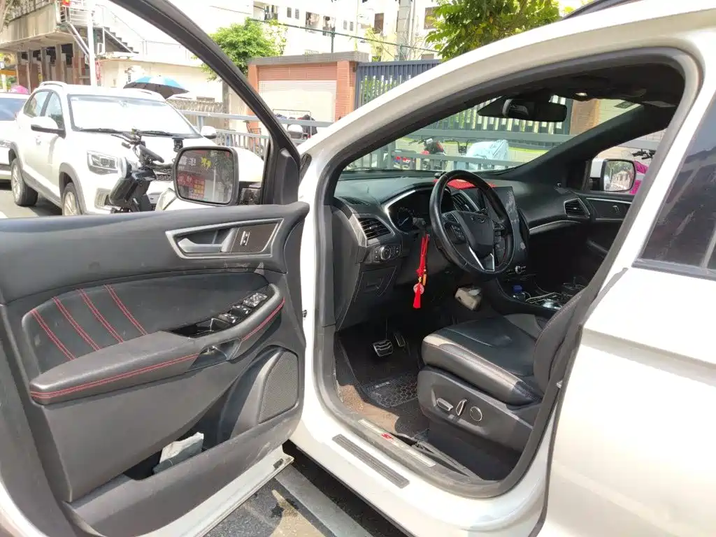 Ford Edge — миниатюра 14