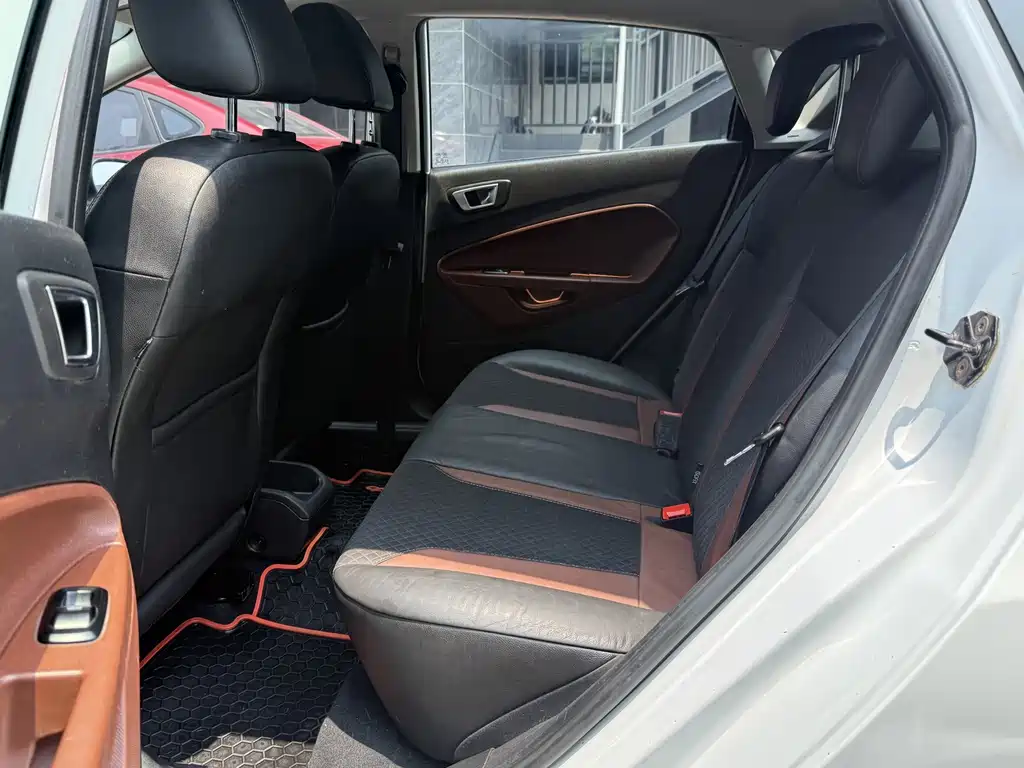 Ford Fiesta — миниатюра 9
