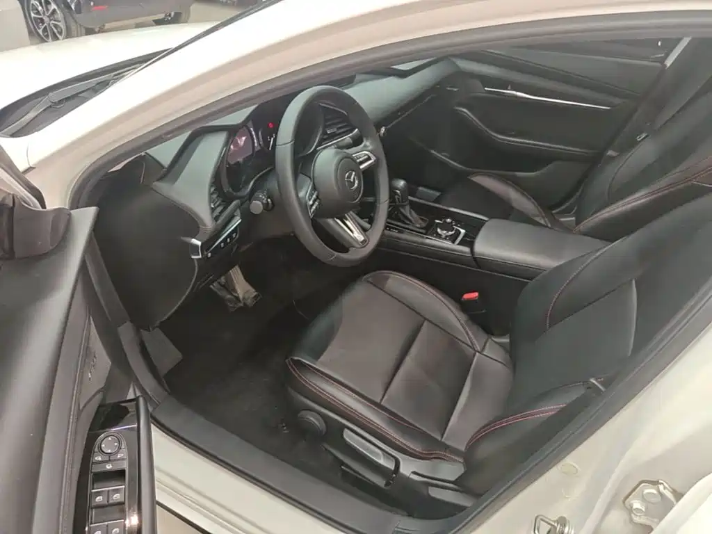 Mazda 3 Axela — миниатюра 16