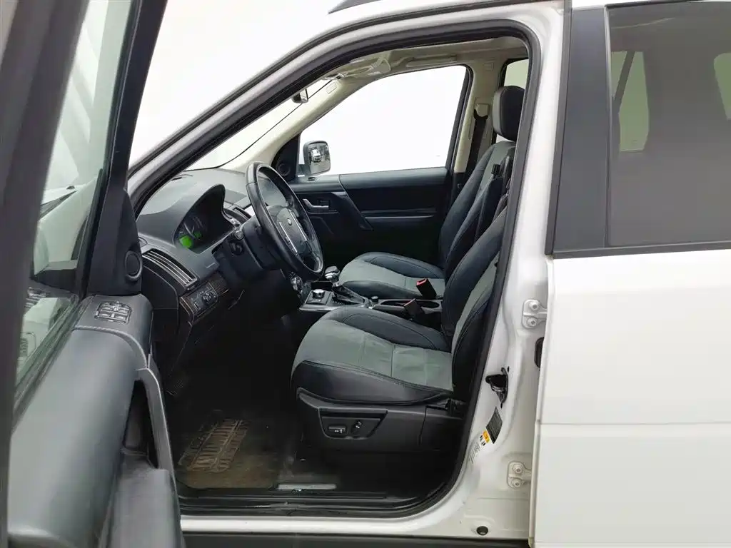 Land Rover 2 012 2.0T Si4 SE