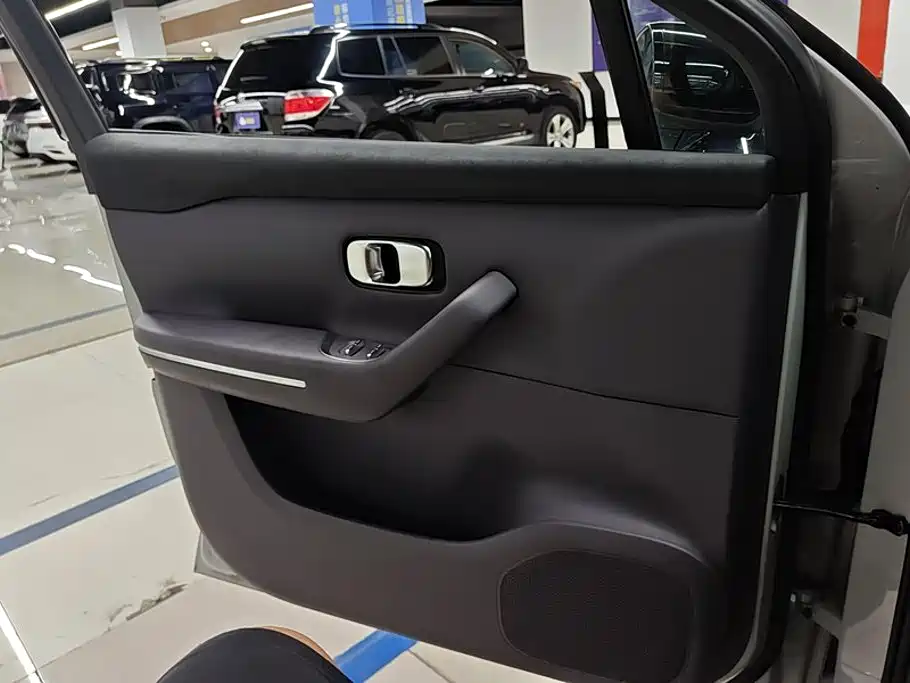 Leapmotor Leapmotor C10 — миниатюра 7