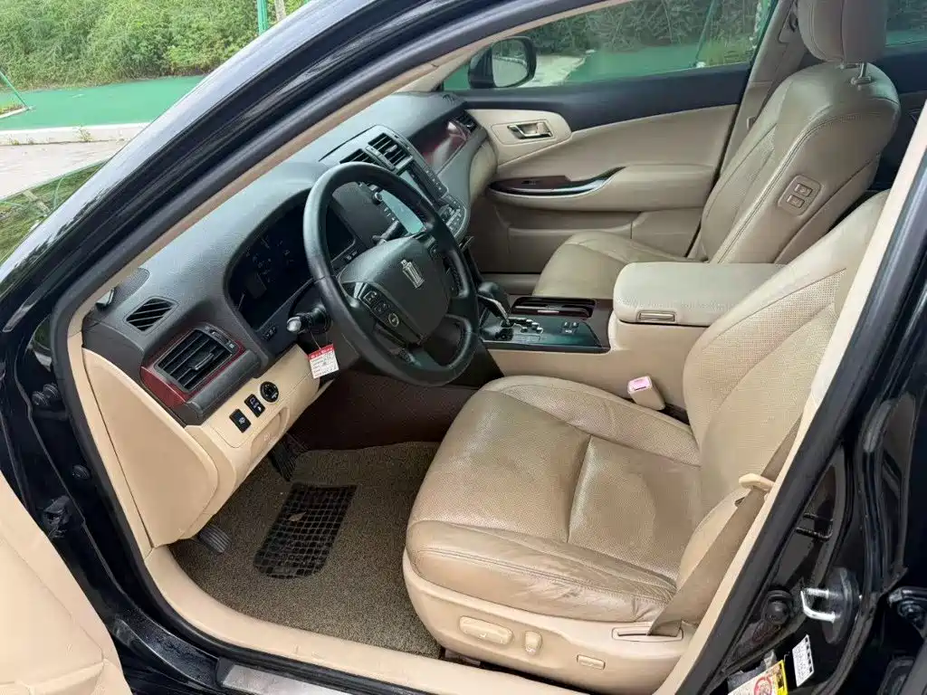 Toyota Crown — миниатюра 7
