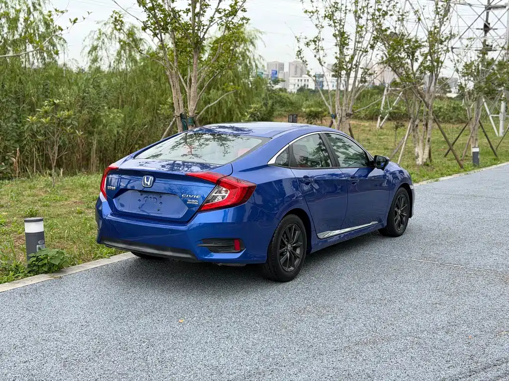 Honda Civic — миниатюра 9