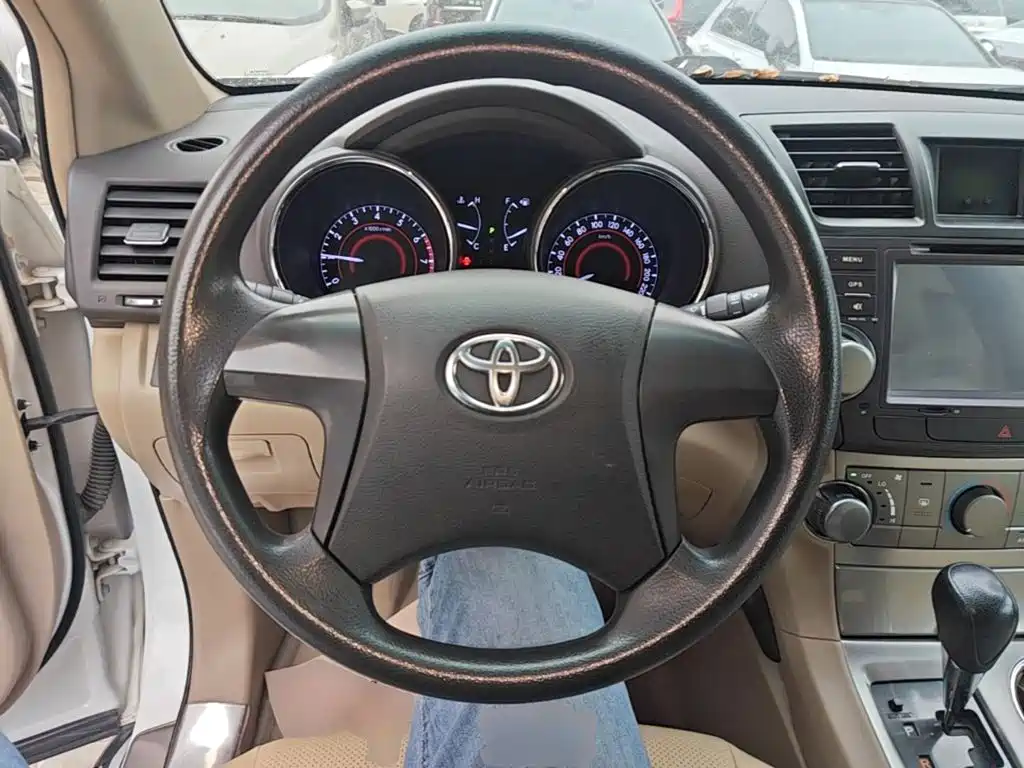 Toyota Highlander — миниатюра 11