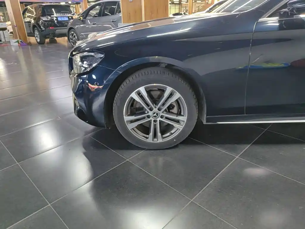 Mercedes-Benz E-Class — миниатюра 23