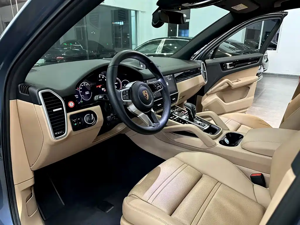 Porsche Cayenne — миниатюра 6