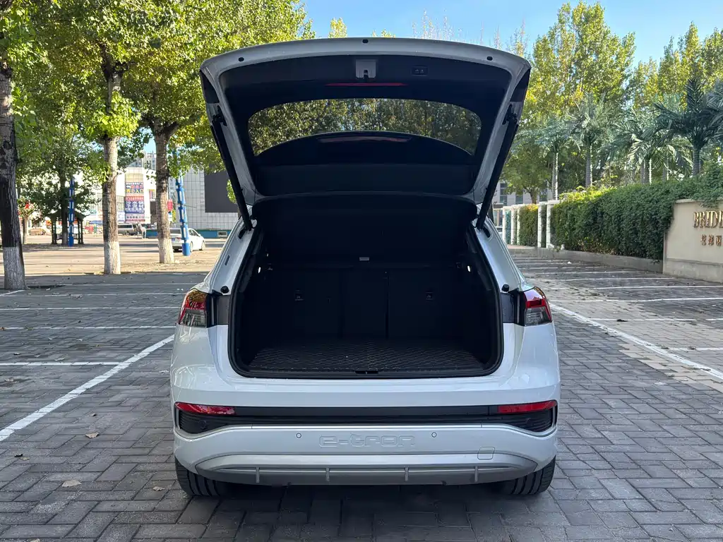 Audi Q4 e-tron — миниатюра 9