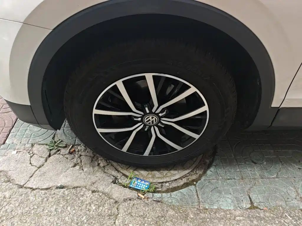 Volkswagen Tiguan L — миниатюра 23