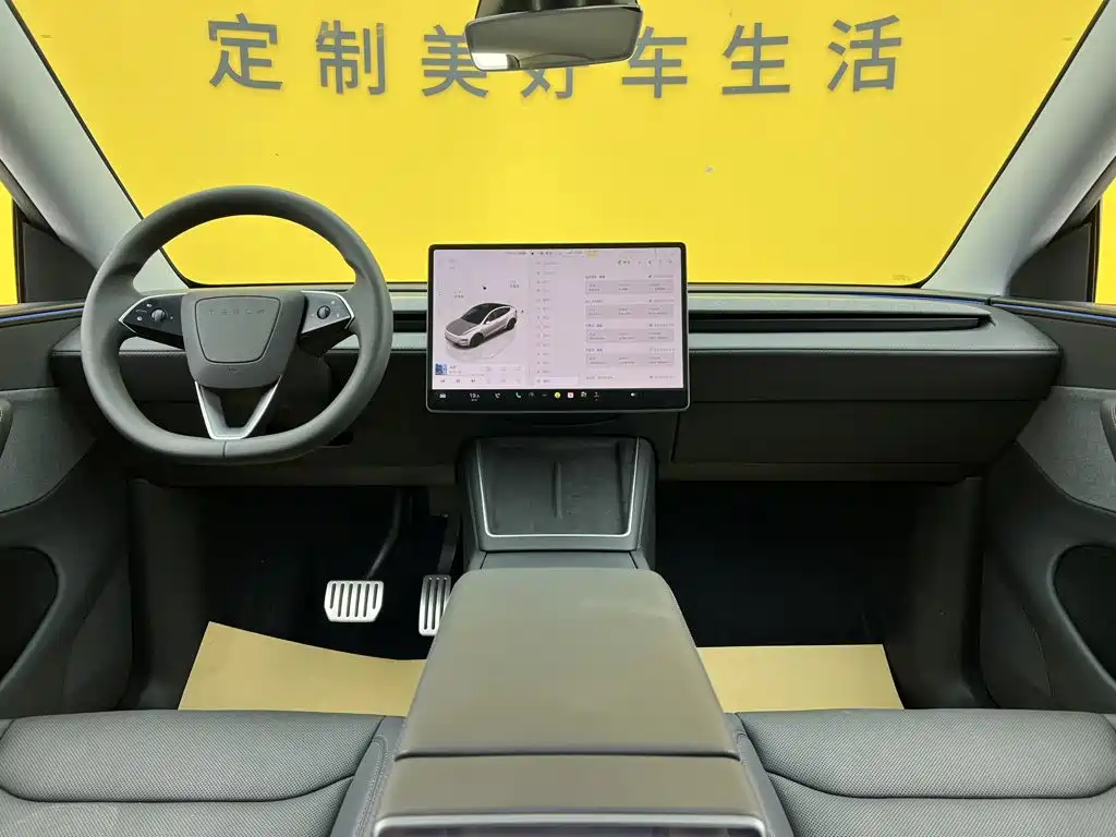 Tesla Model Y — миниатюра 42