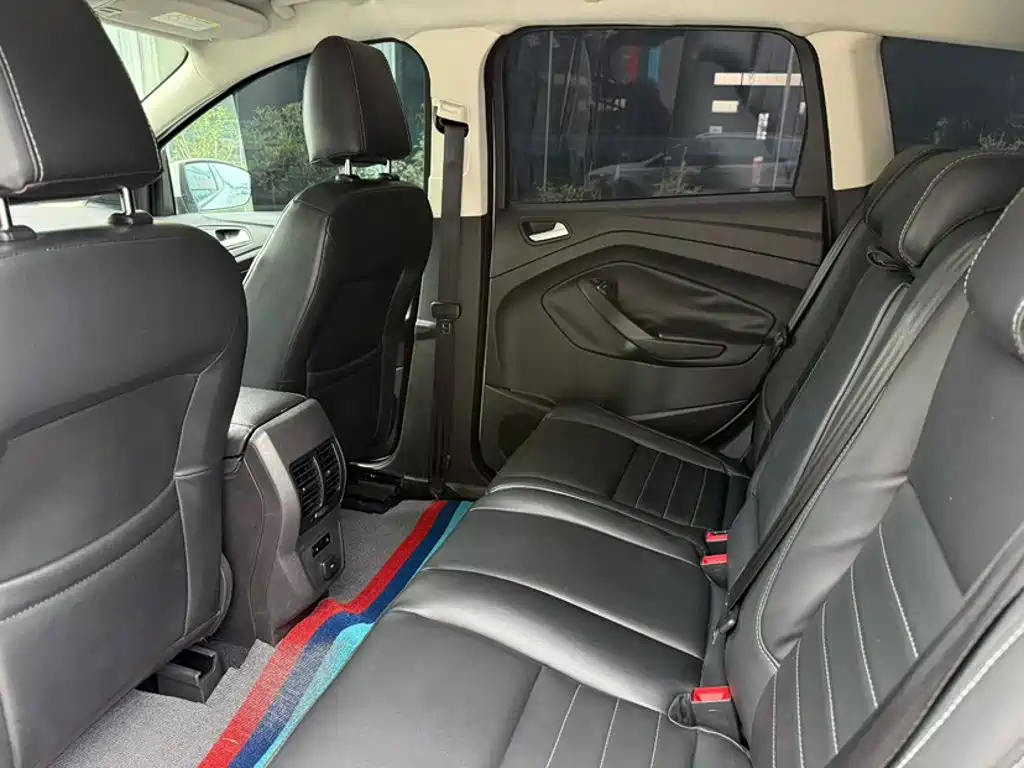 Ford Kuga — миниатюра 22