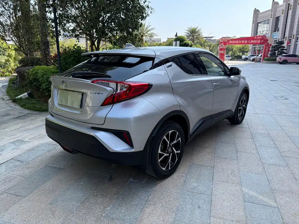 TOYOTA C HR
