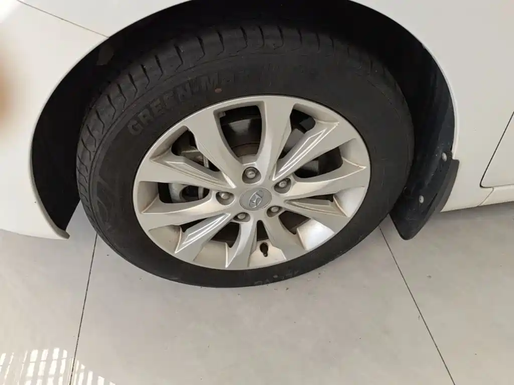 Hyundai Elantra Langdong — миниатюра 23