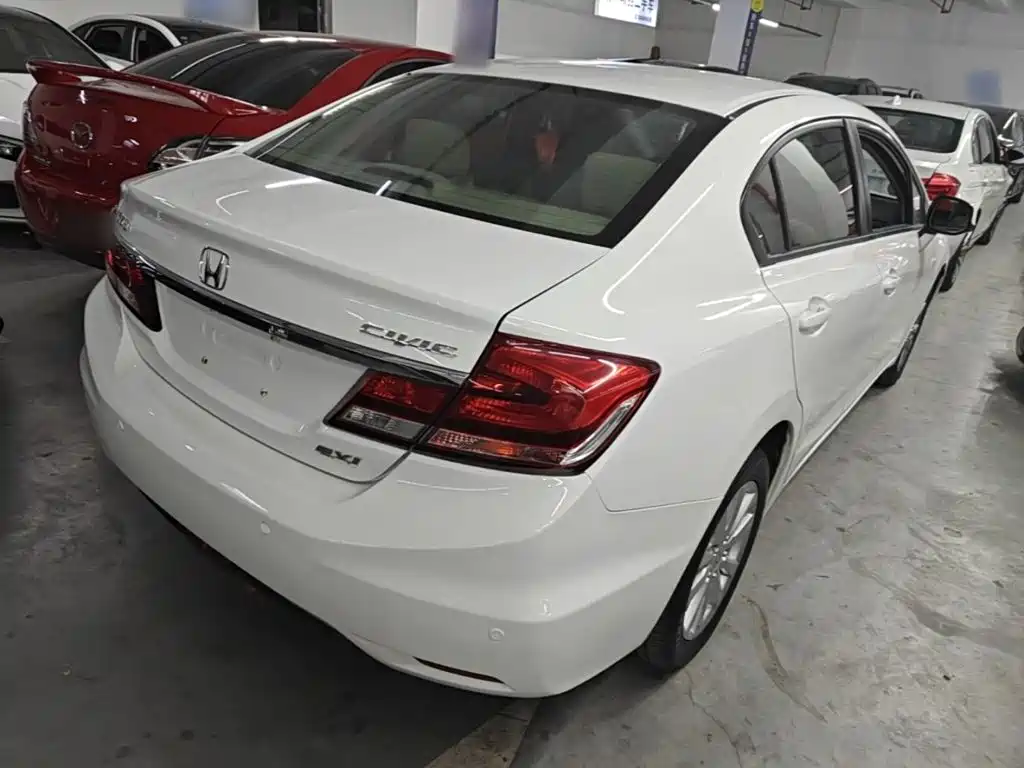 Honda Civic — миниатюра 7