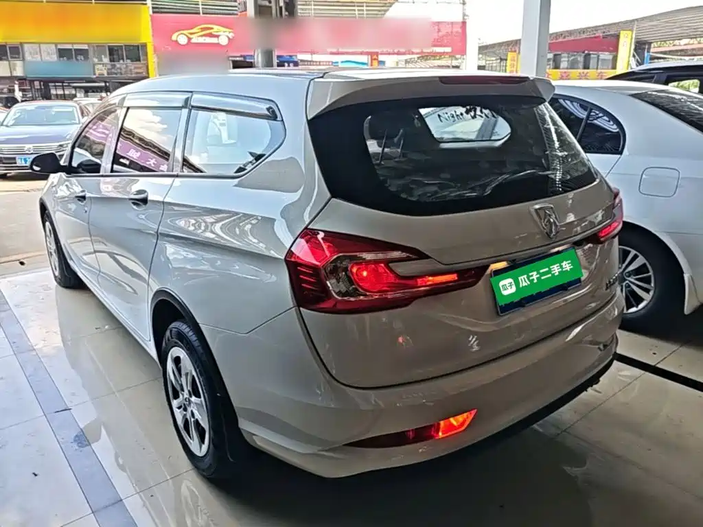Baojun 310W — миниатюра 5