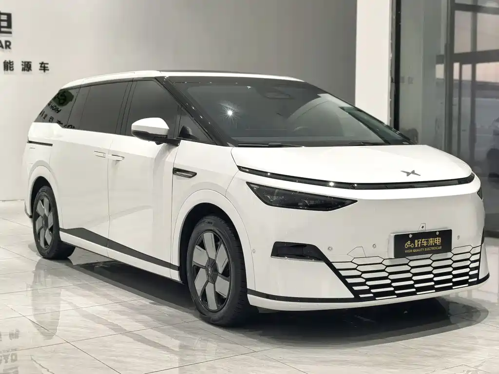XPeng X9 — миниатюра 2