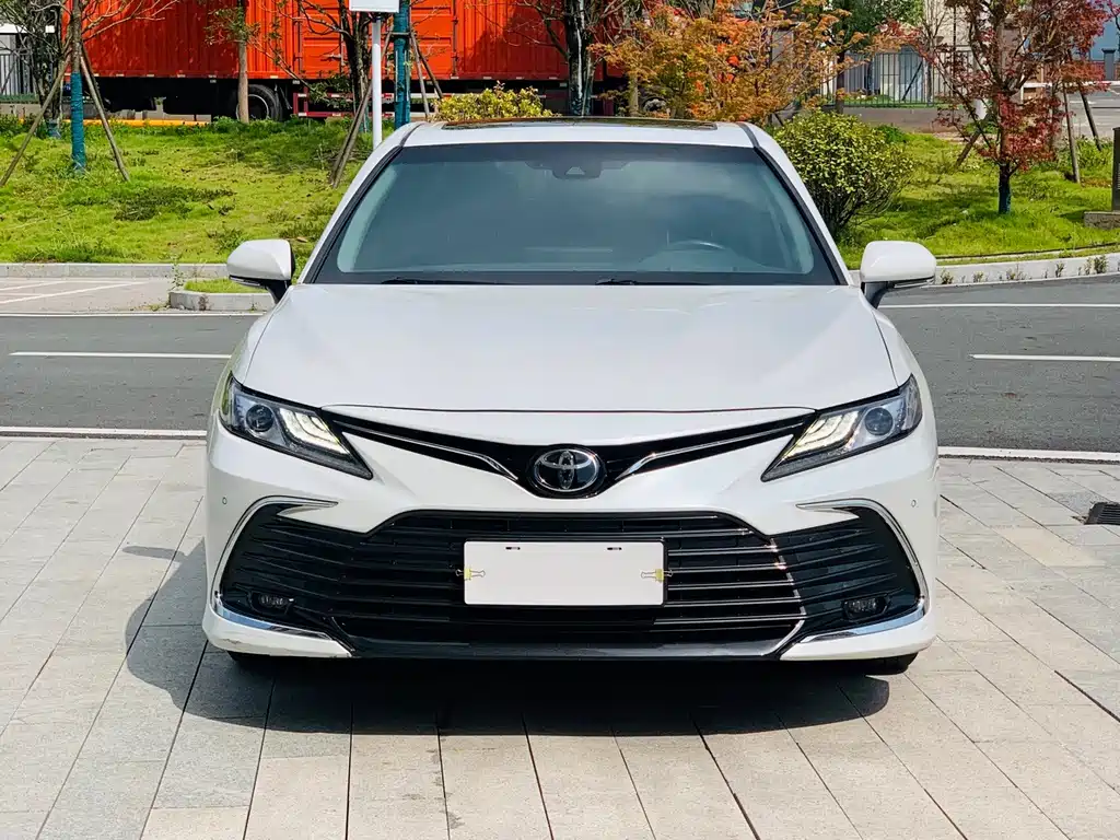 Toyota Camry — миниатюра 2