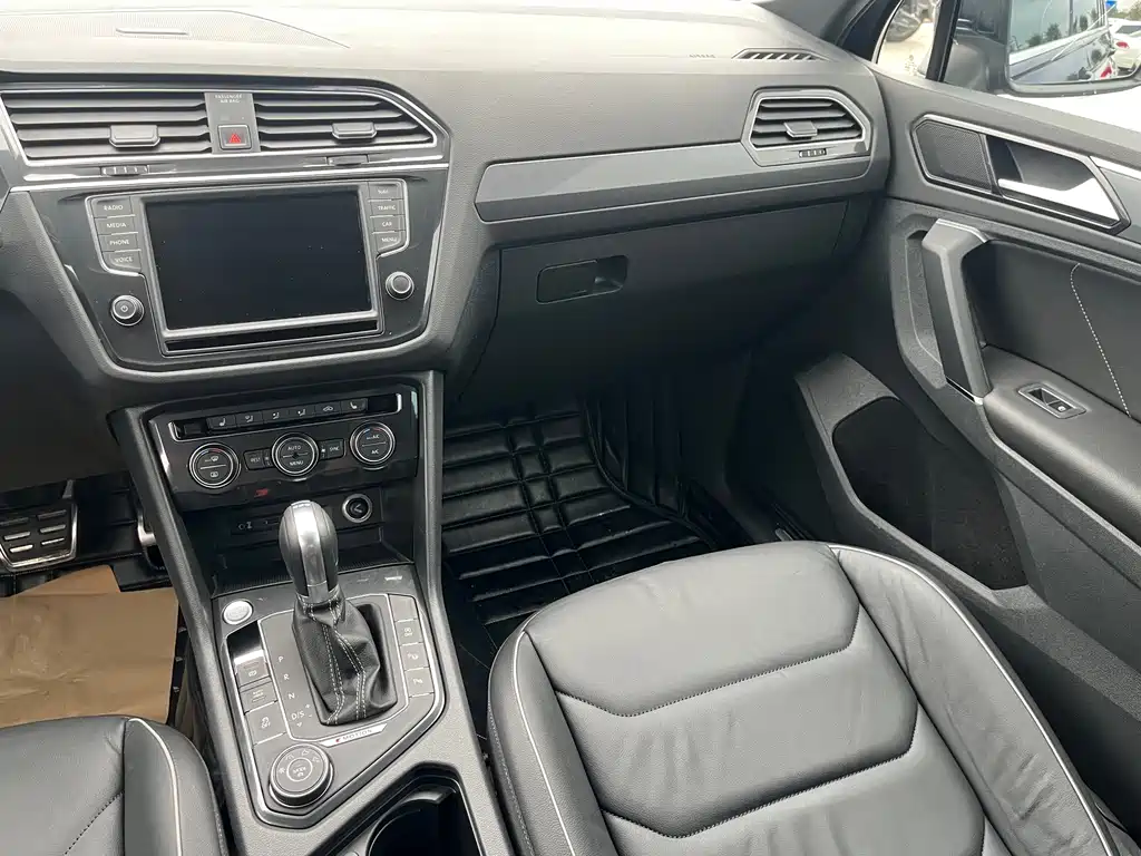 Volkswagen Tiguan — миниатюра 16
