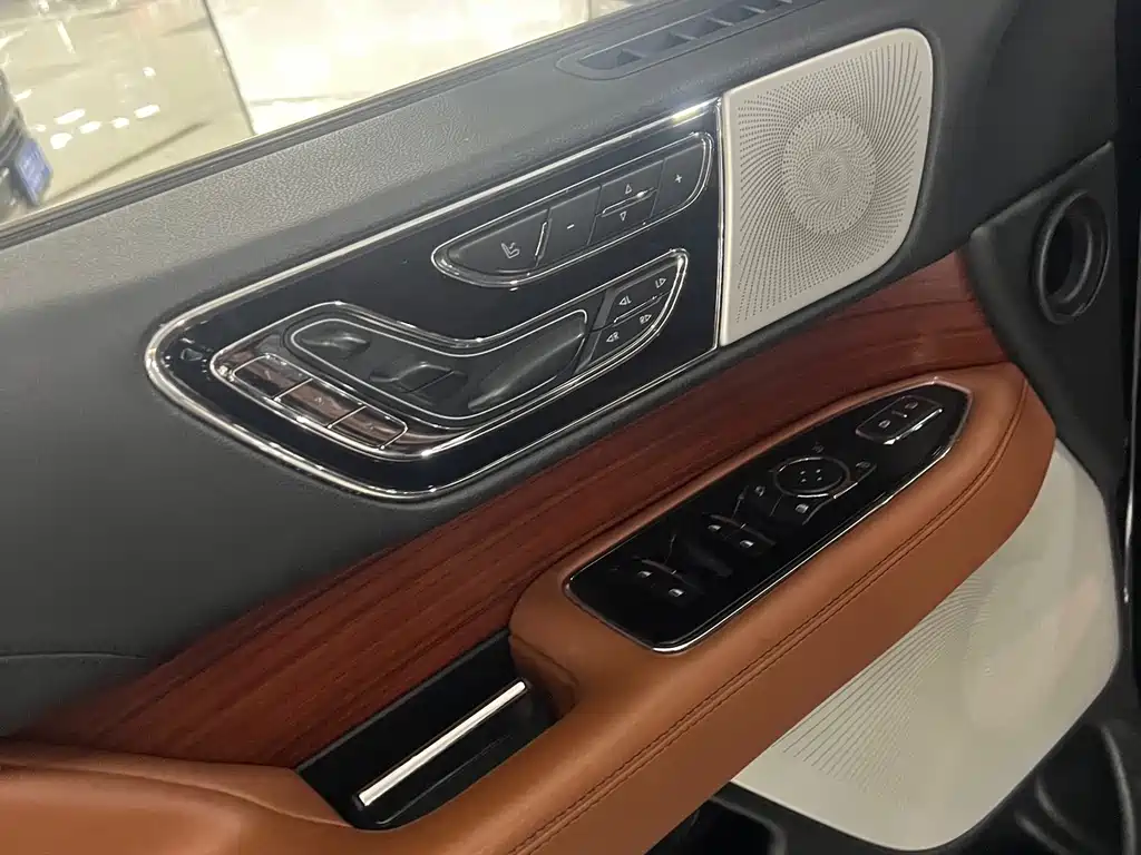 Lincoln Navigator — миниатюра 8
