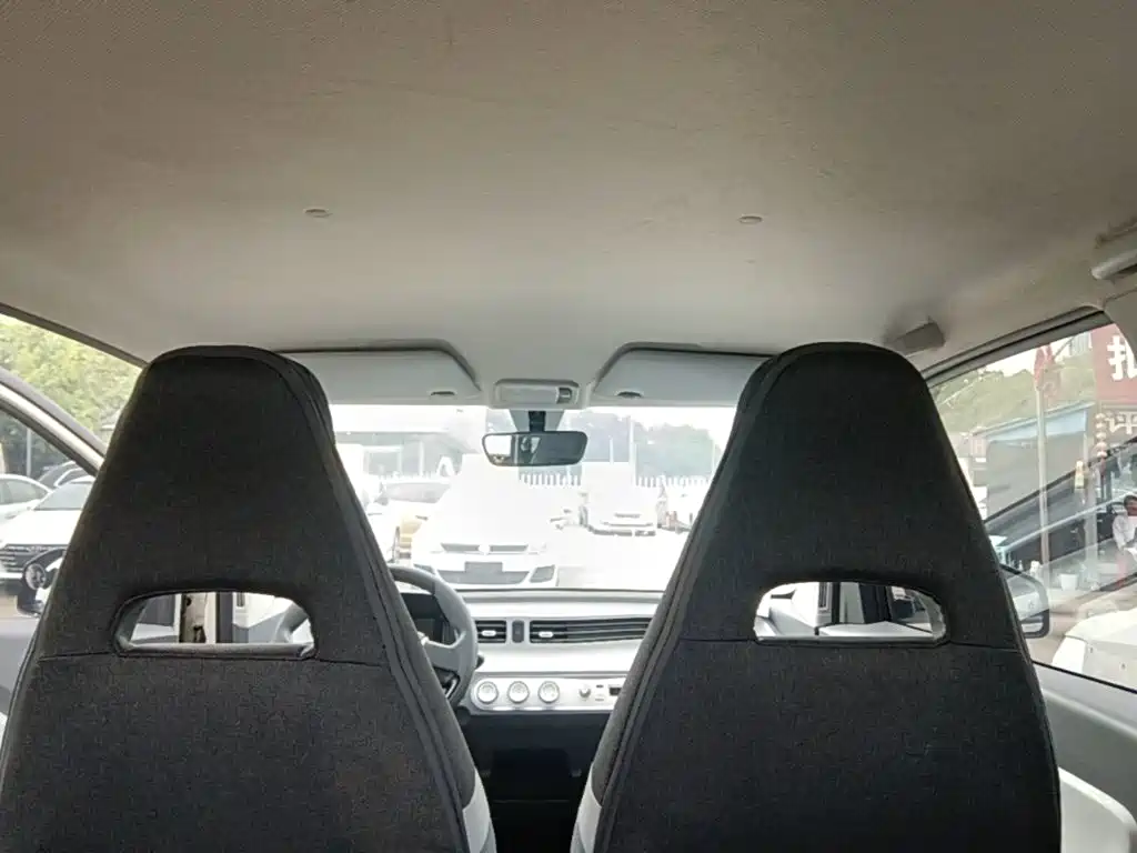 Wuling MINIEV — миниатюра 18