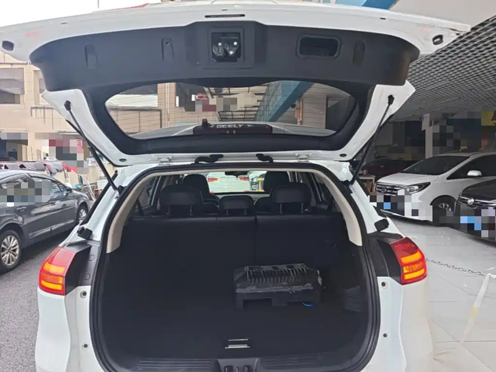 Geely Boyue — миниатюра 19