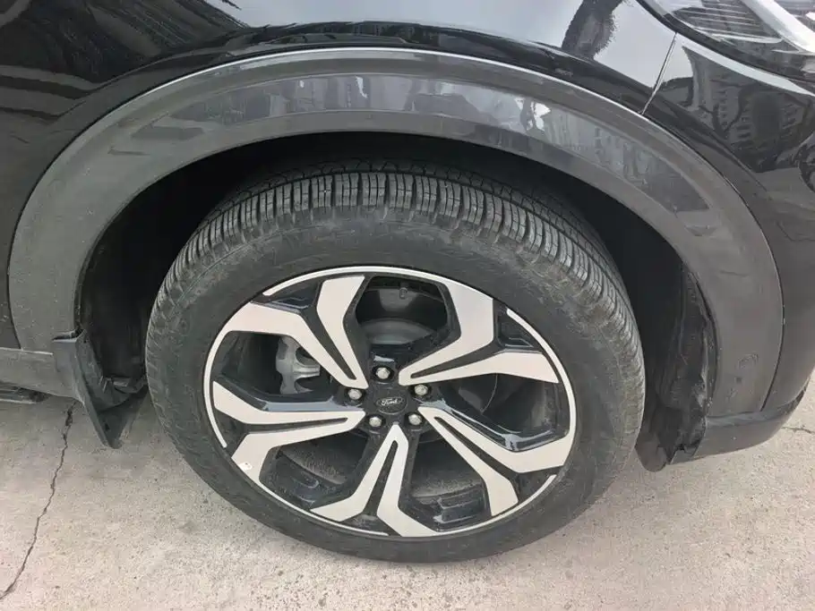 Ford Explorer — миниатюра 6