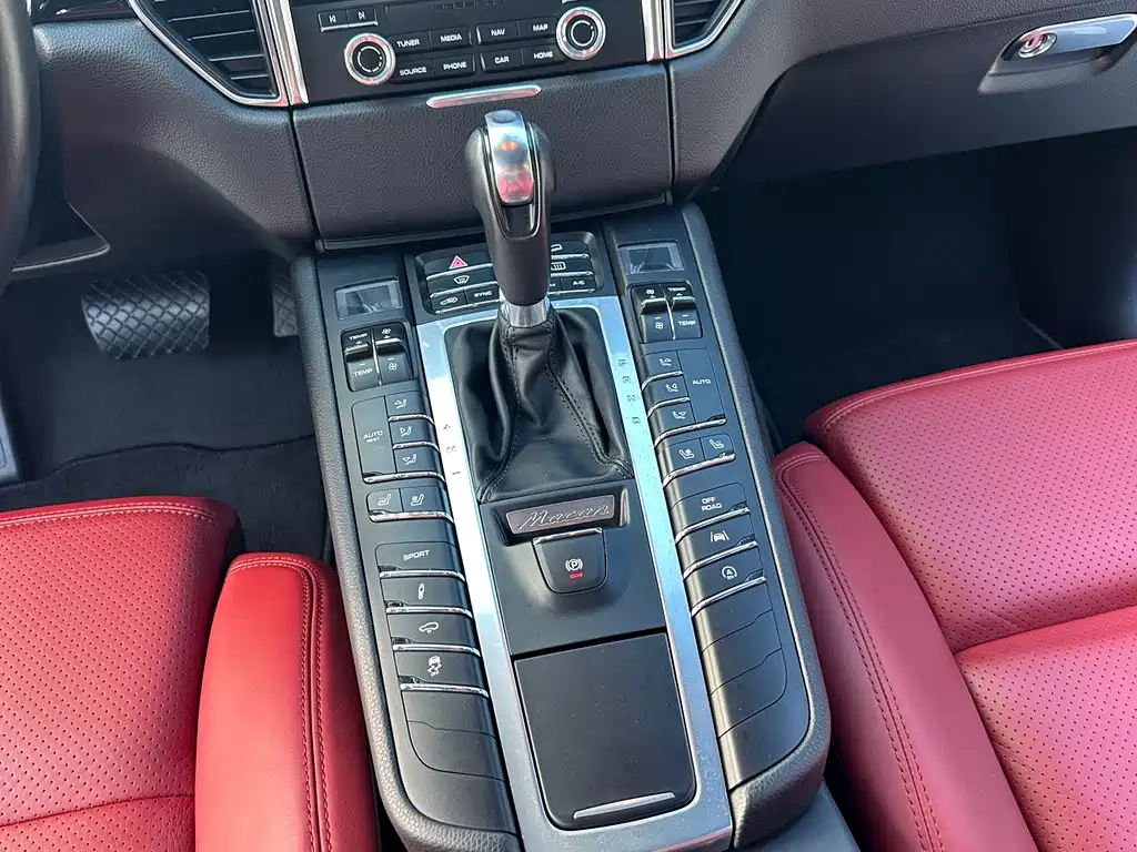 Porsche Macan — миниатюра 14