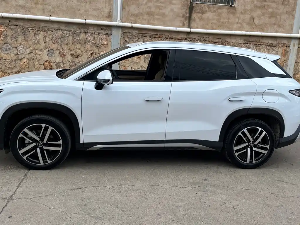 BYD L DM-i — миниатюра 3