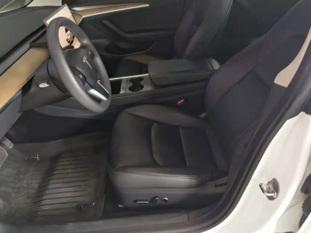 Tesla Model 3 — миниатюра 15