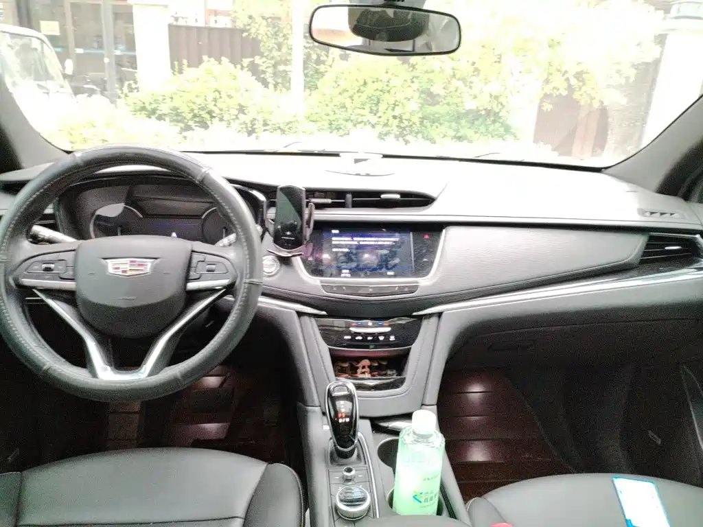 Cadillac XT6 — миниатюра 13