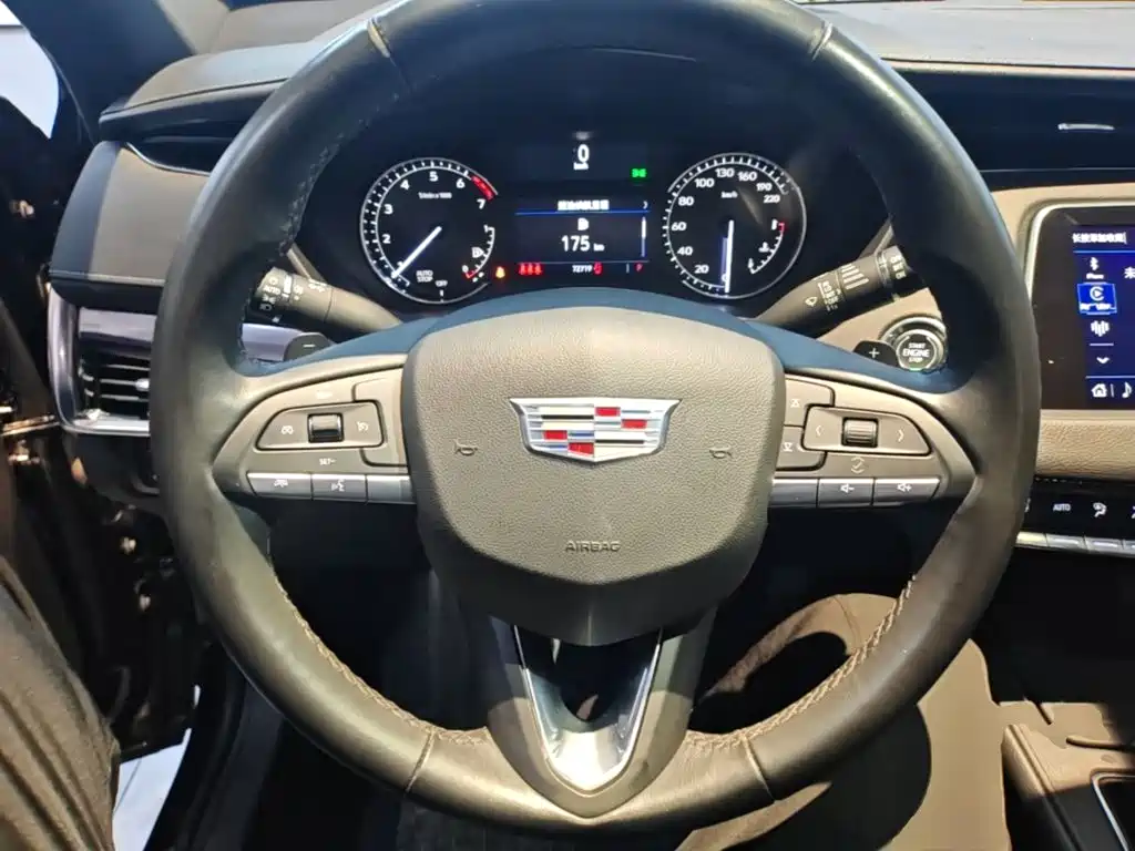 Cadillac XT4 — миниатюра 11