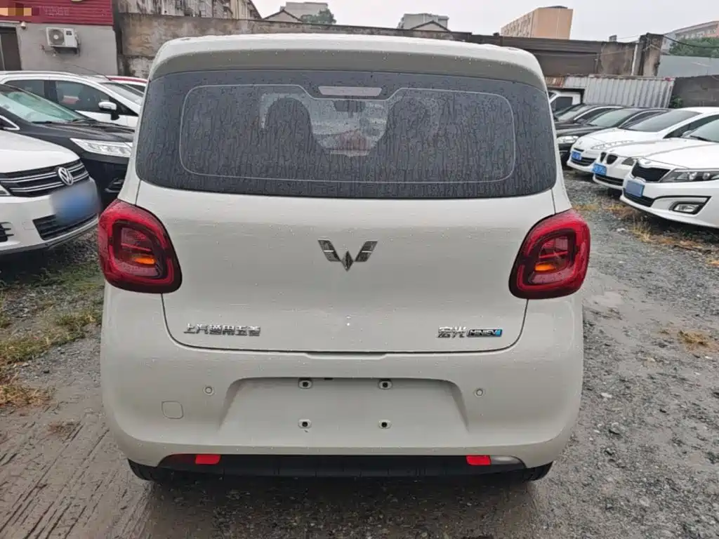 Wuling MINIEV — миниатюра 6