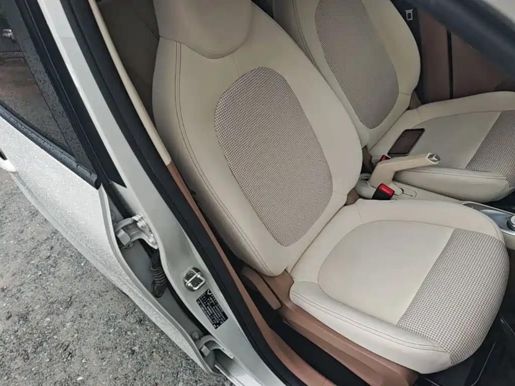 Wuling MINIEV — миниатюра 25